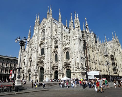 イタリア