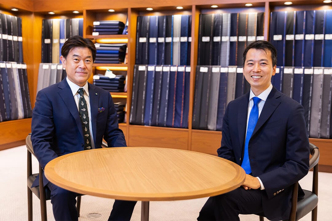 太陽ホールディングス 代表取締役 佐藤英志様 オーダースーツ銀座英國屋 代表取締役社長 小林英毅