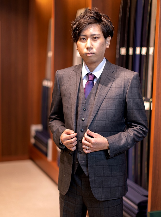 プロフェッショナルの仕事ぶりに心が動くオーダースーツ