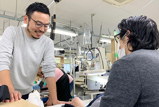 習熟度が上がりやすく、短期間でお客様のお洋服に携われる
