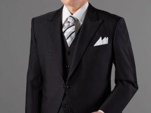 オーダースーツ・フルオーダースーツ・シルバーネクタイ