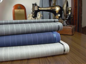 スーツのお直しはどこまでできる?サイズ直しの注意点を解説、ミシン