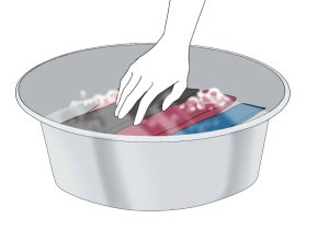 ネクタイのお手入れ方法は?基本をわかりやすく解説、ネクタイのお手入れ方法、自宅で洗濯する