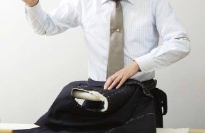 メンズ向けオーダージャケットの魅力は?特別な一着を仕立てるコツを解説、オーダージャケットの価格が決まる要素、オプション内容